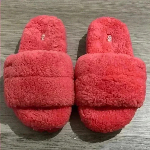 UGG Red Fluffy Slippers - Picture 1 of 4